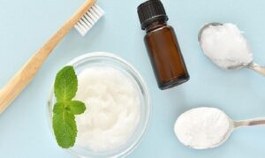 Whitening Teeth with Baking Soda and Coconut Oil